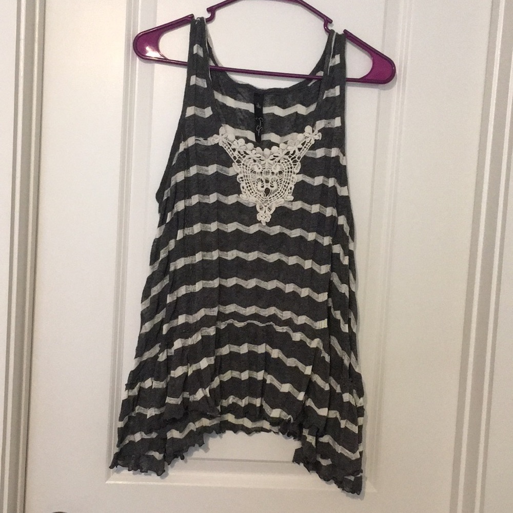 Striped loose peplum style top w/ lace accents
